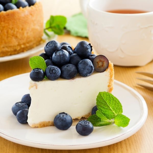 Fresh Sharbatly Blueberries in a 1.5 kg carton, showcasing vibrant blue berries ready for eating or cooking.