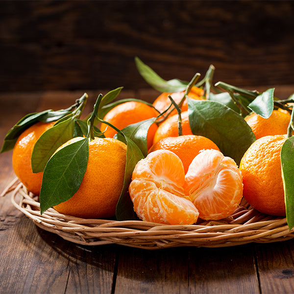 Sharbatly Easypeeler Orri fruit in a 1 KG pack, showing the bright, fresh citrus peel ready for use.