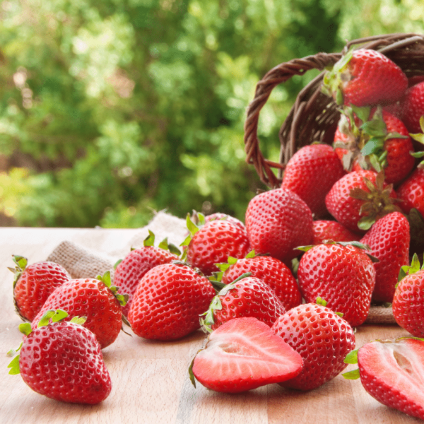 Fresh red strawberries from Driscoll's in a 0.45 kg pack, displayed on a white background, showcasing ripe, juicy fruit from the USA.